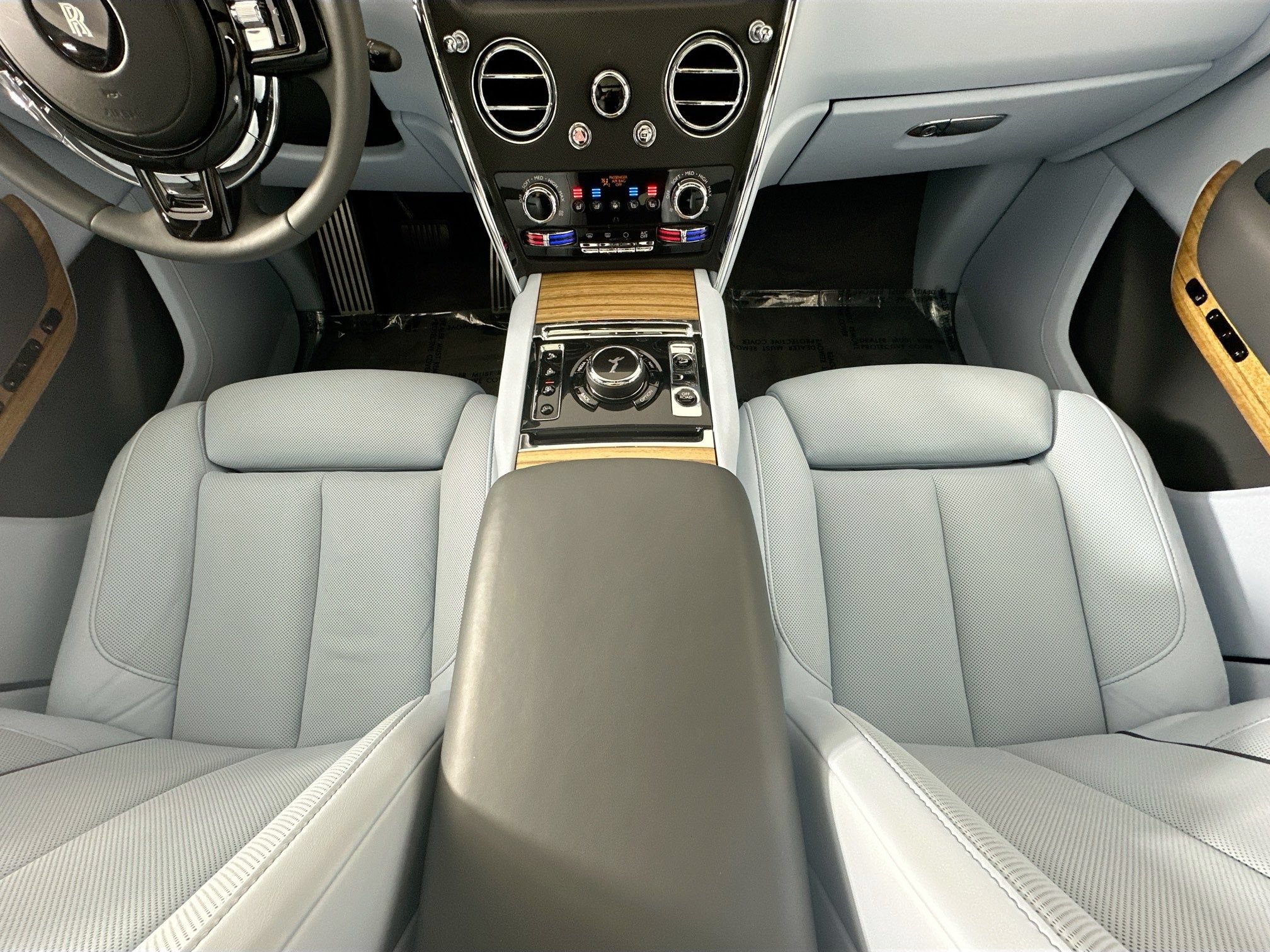 Certified 2019 Rolls-Royce Cullinan AWD/4WD image 23
