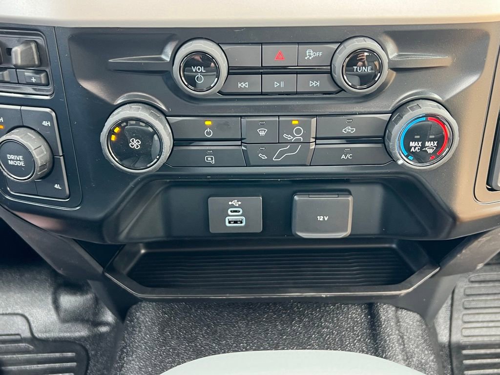 New 2025 Ford F550 4x4 Regular Cab Super Duty w/ XL Chrome Package image 22