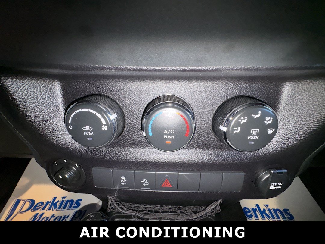 Used 2018 Jeep Wrangler Sport AWD/4WD image 20
