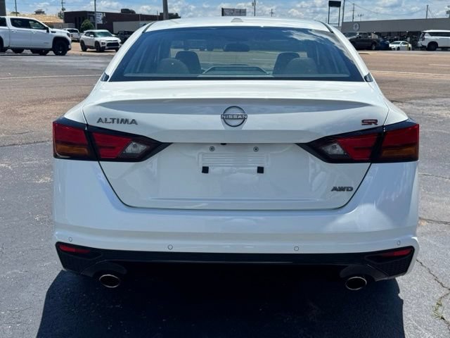 Used 2025 Nissan Altima 2.5 SR w/ SR Premium Package AWD/4WD image 4