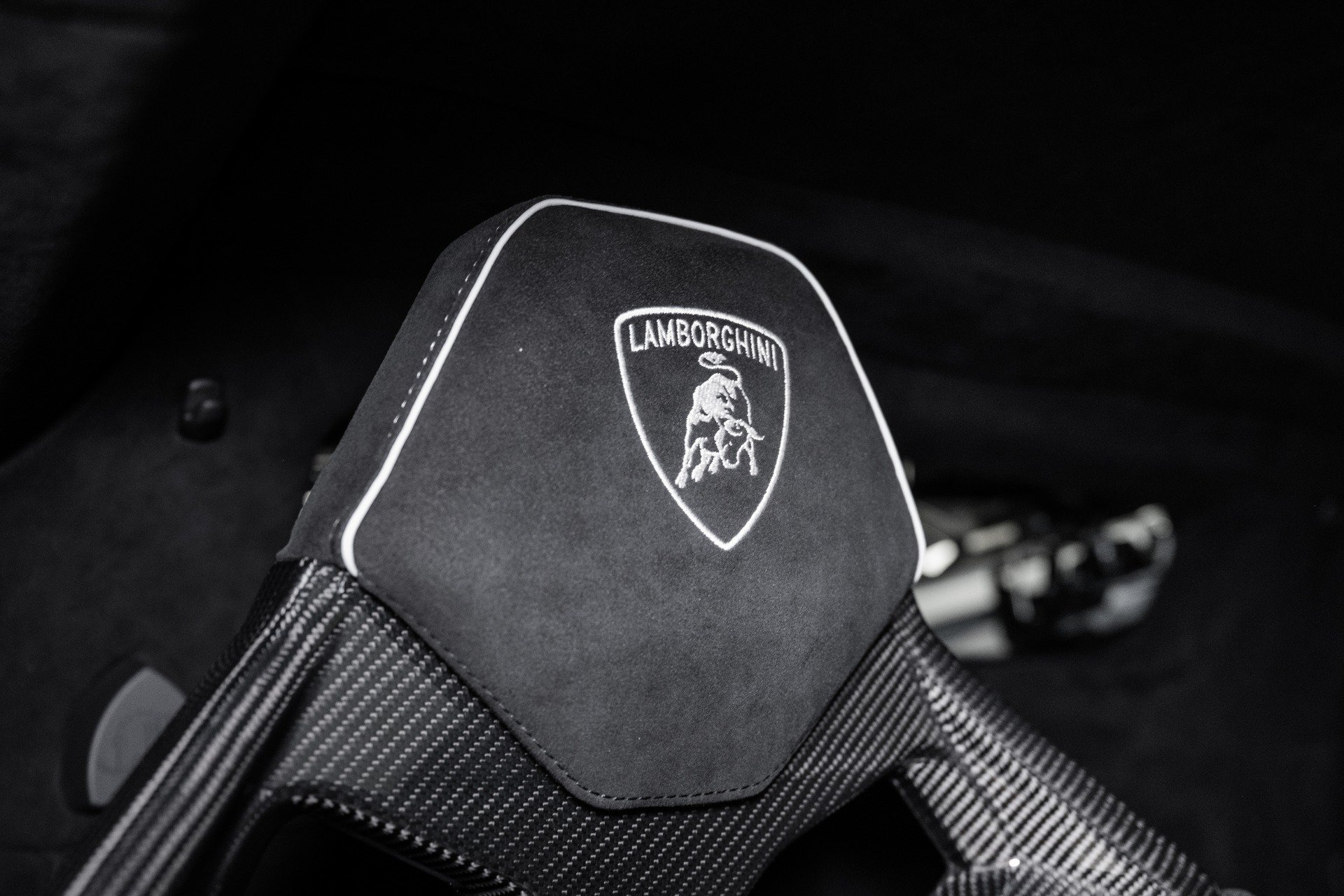 Used 2023 Lamborghini Huracan STO RWD image 41