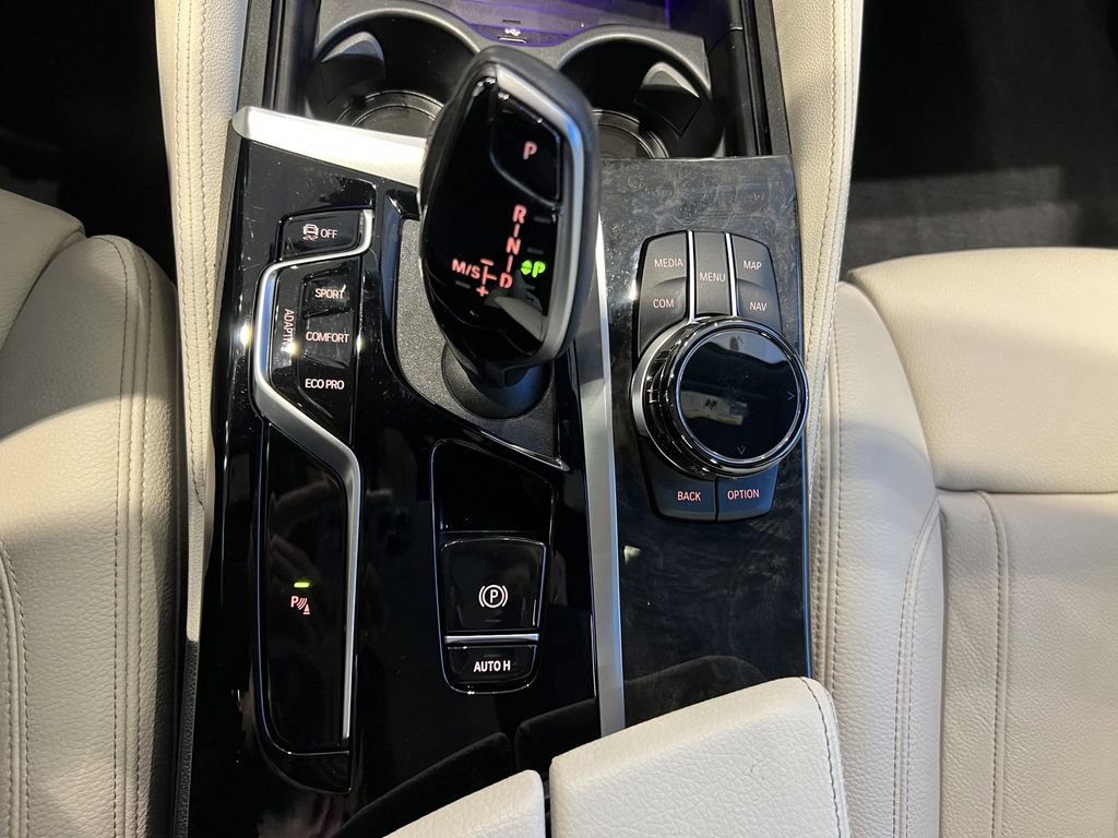 Used 2023 BMW M550i xDrive w/ Dynamic Handling Package image 23
