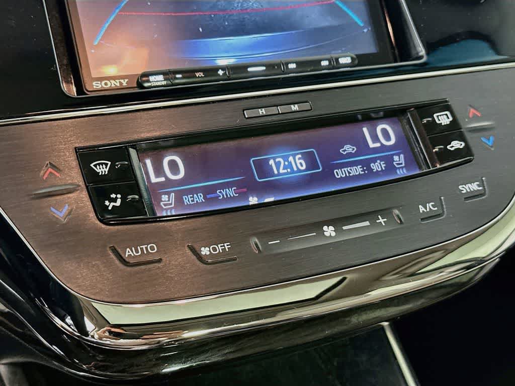 Used 2013 Toyota Avalon Limited FWD image 18