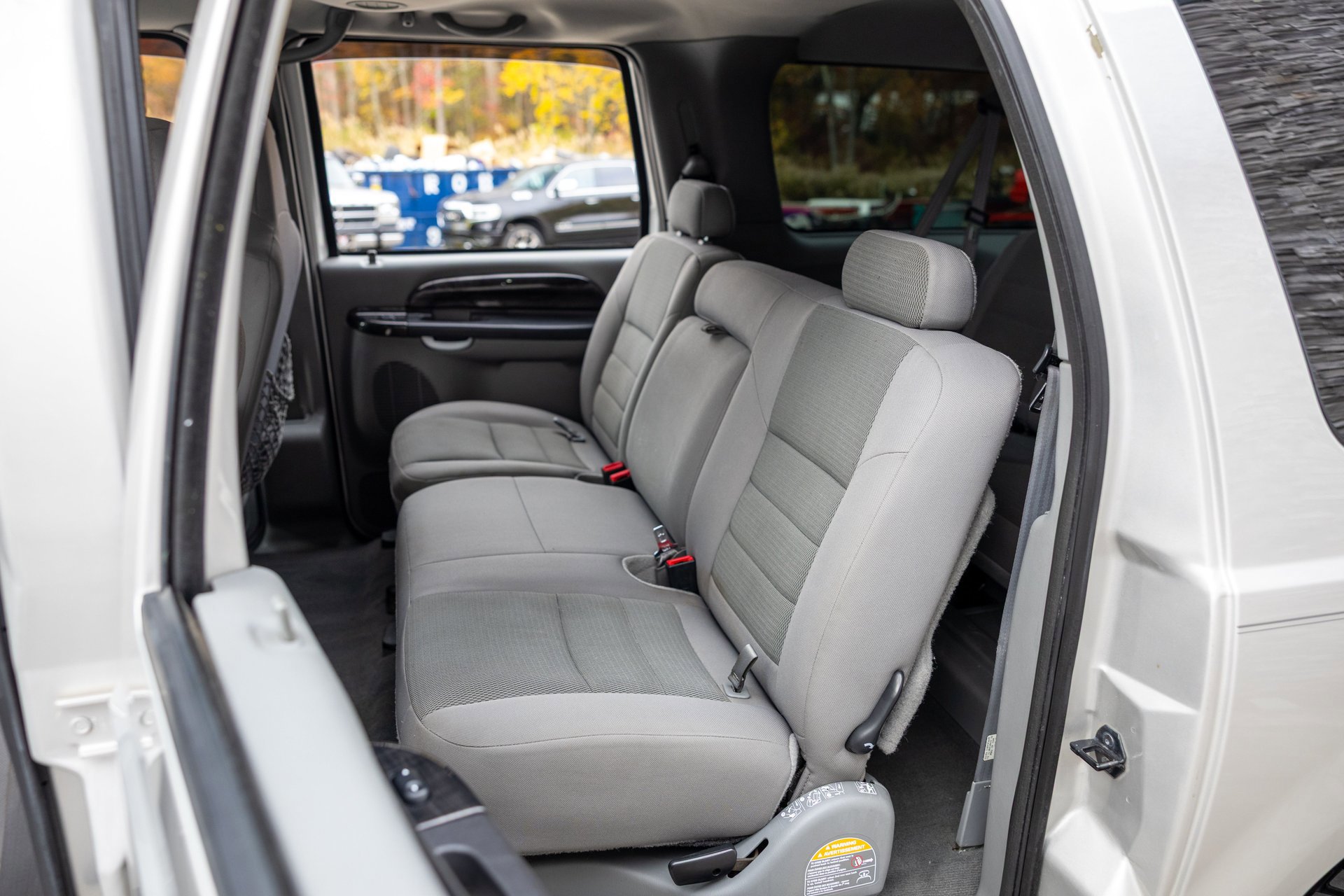 Used 2005 Ford Excursion XLS image 35