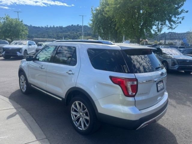 Used 2017 Ford Explorer Limited image 8
