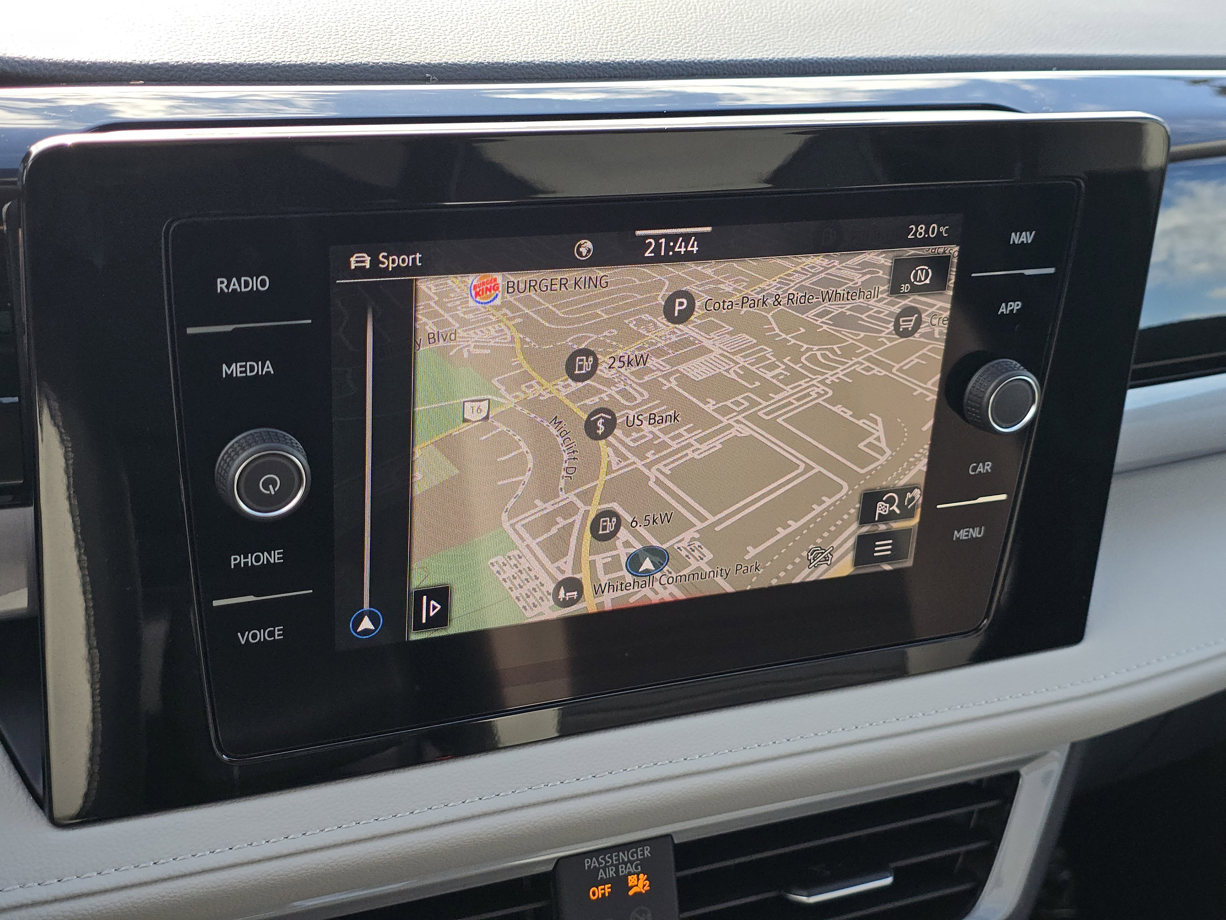 New 2025 Volkswagen Taos SEL image 10