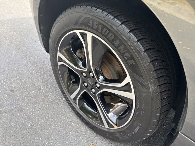 Used 2020 Ford Edge ST image 33