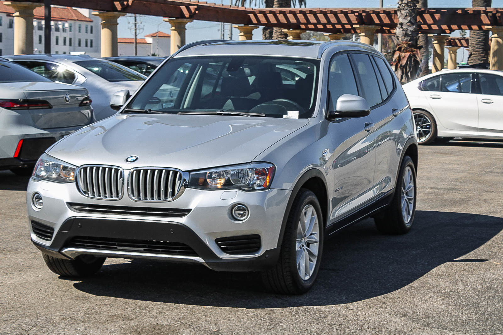 Used 2017 BMW X3 xDrive28i image 3