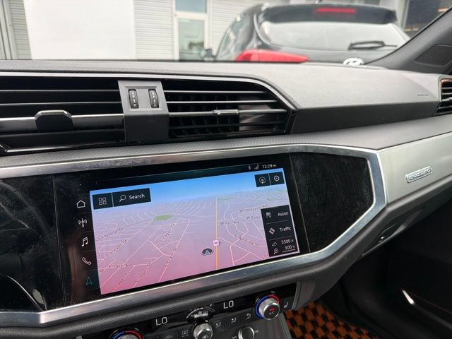 Used 2020 Audi Q3 2.0T Premium Plus w/ Premium Plus Package AWD/4WD image 8