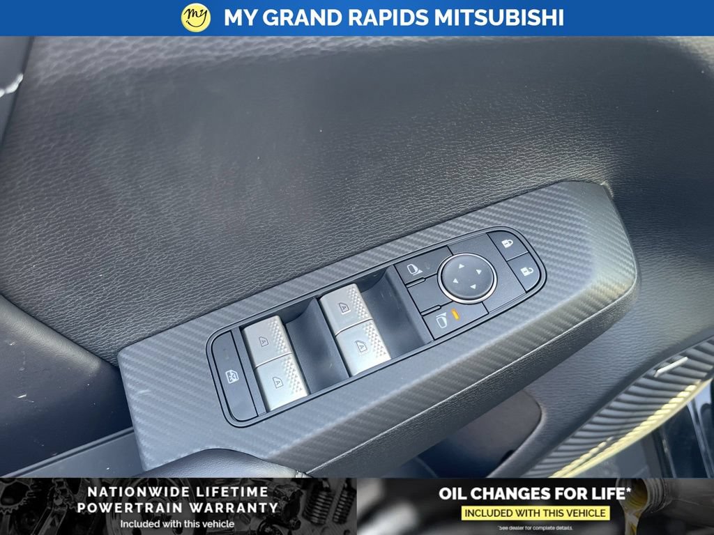 New 2026 Mitsubishi Outlander LE AWD/4WD image 11
