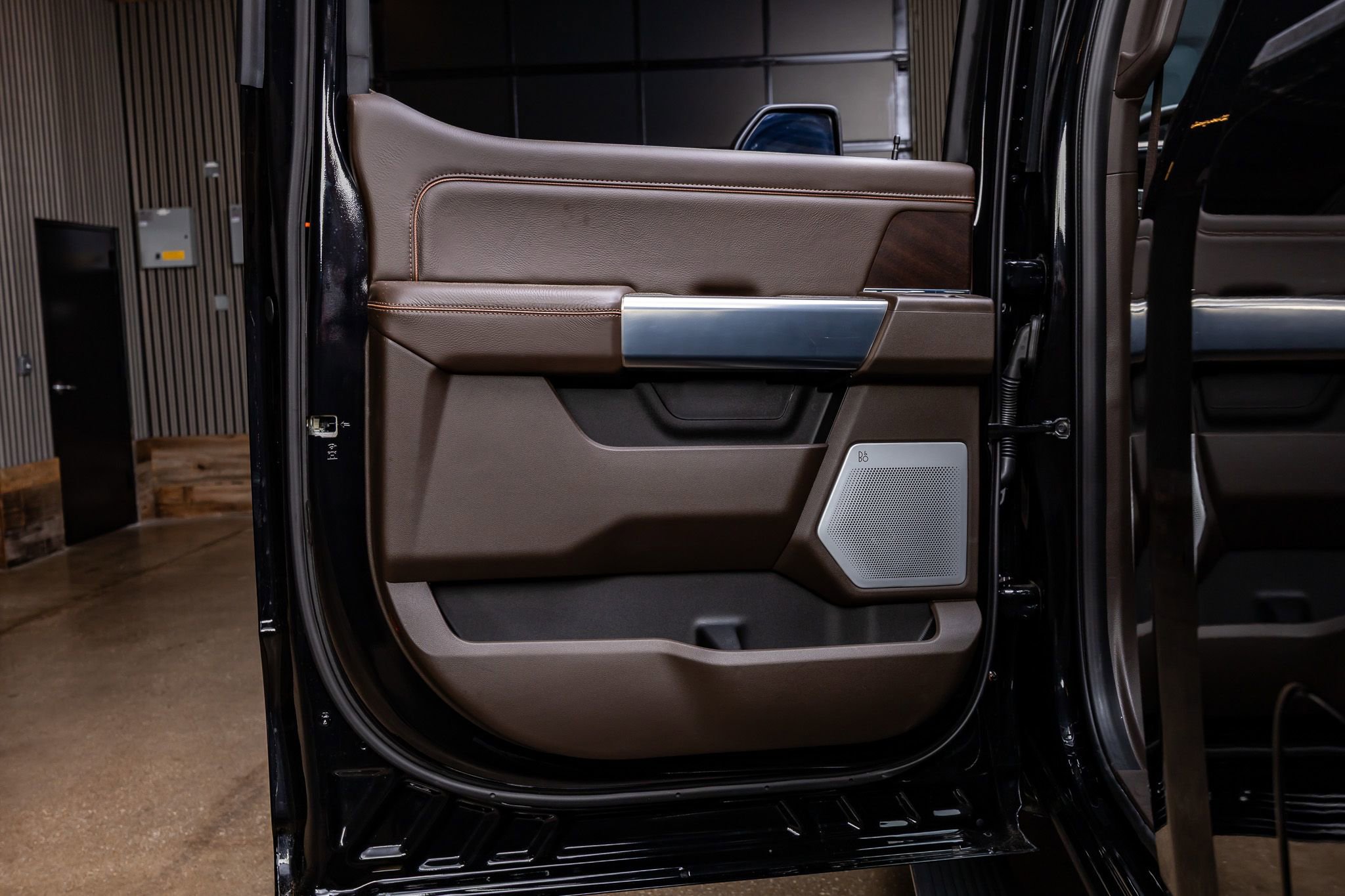 Used 2025 Ford F250 King Ranch w/ Tremor Off-Road Package image 37