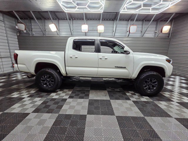 Used 2023 Toyota Tacoma SR5 AWD/4WD image 10