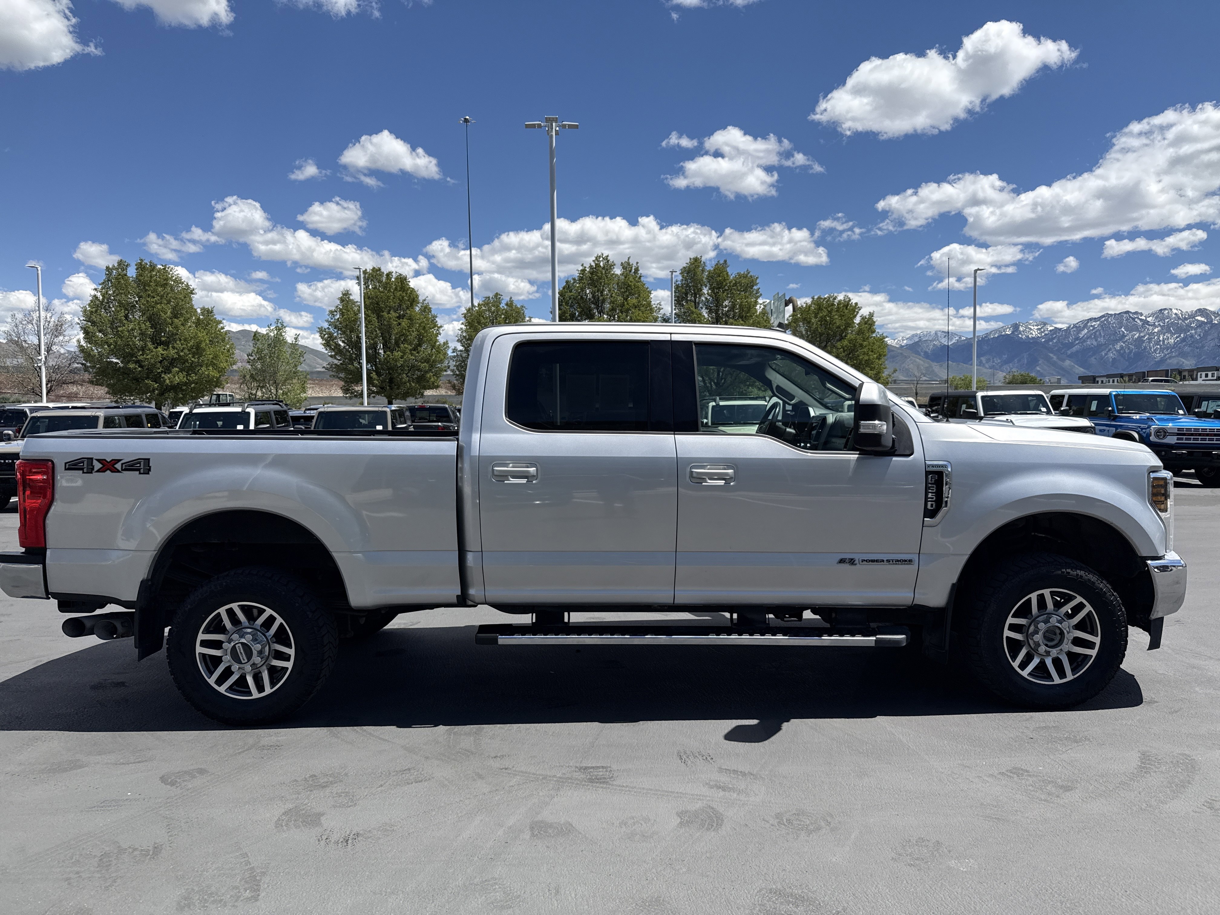 Used 2019 Ford F350 Lariat w/ Camper Package AWD/4WD image 3