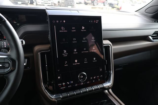 Used 2025 GMC Yukon XL Denali Ultimate AWD/4WD image 14