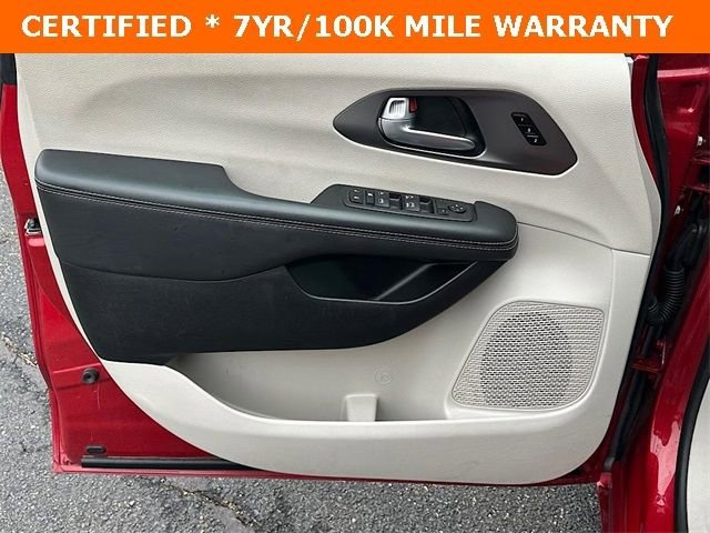 Certified 2024 Chrysler Pacifica Touring-L image 14