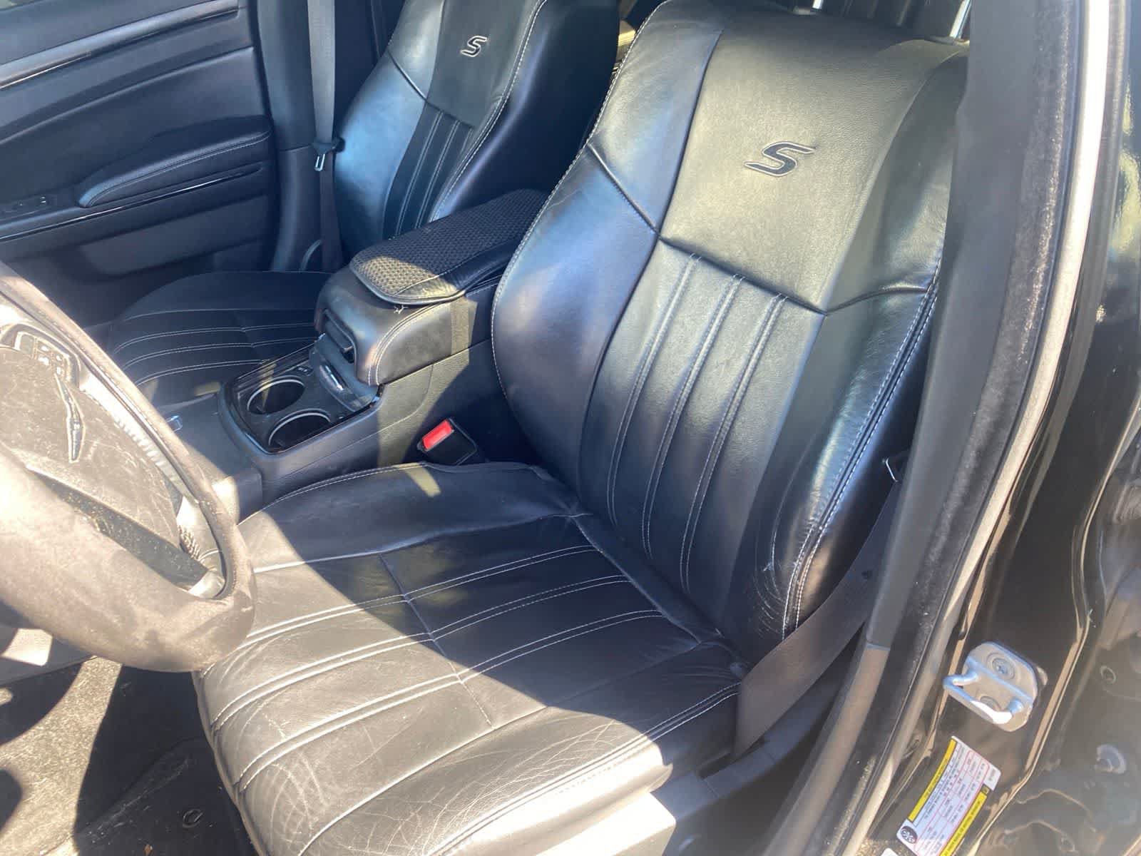 Used 2014 Chrysler 300 S w/ Luxury Group RWD image 12