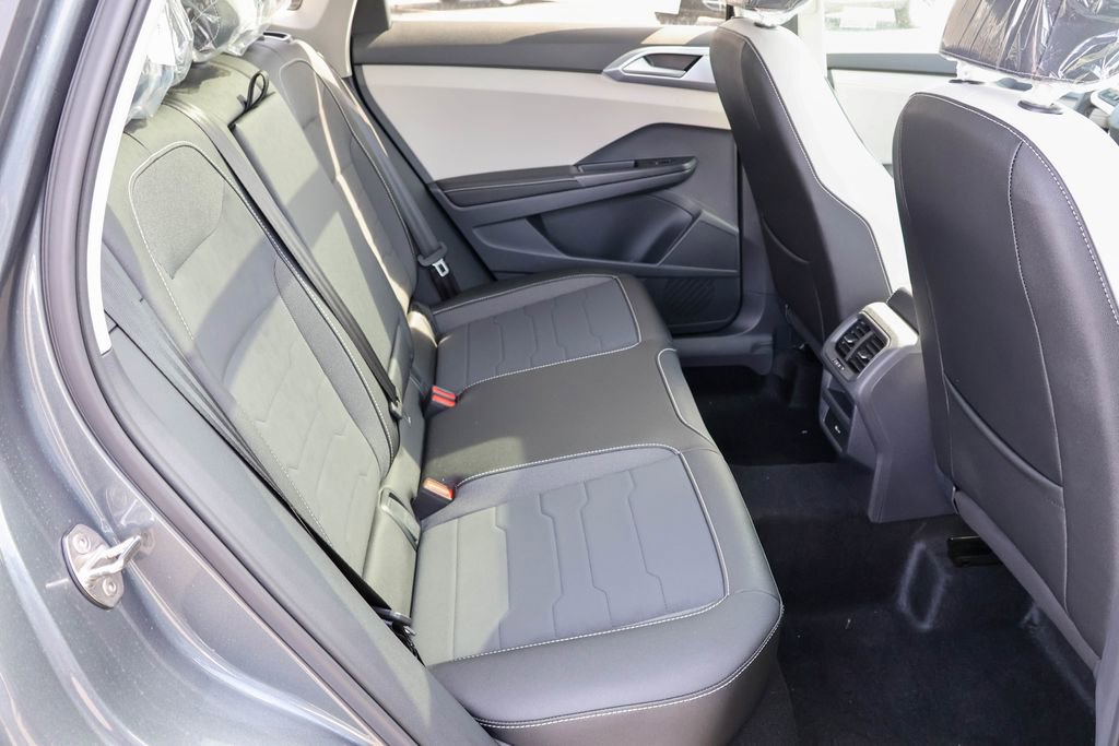 New 2025 Volkswagen Taos SE image 38