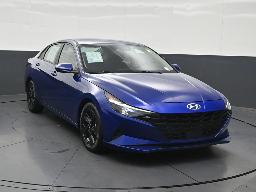 Used 2022 Hyundai Elantra SEL w/ Convenience Package FWD image 8