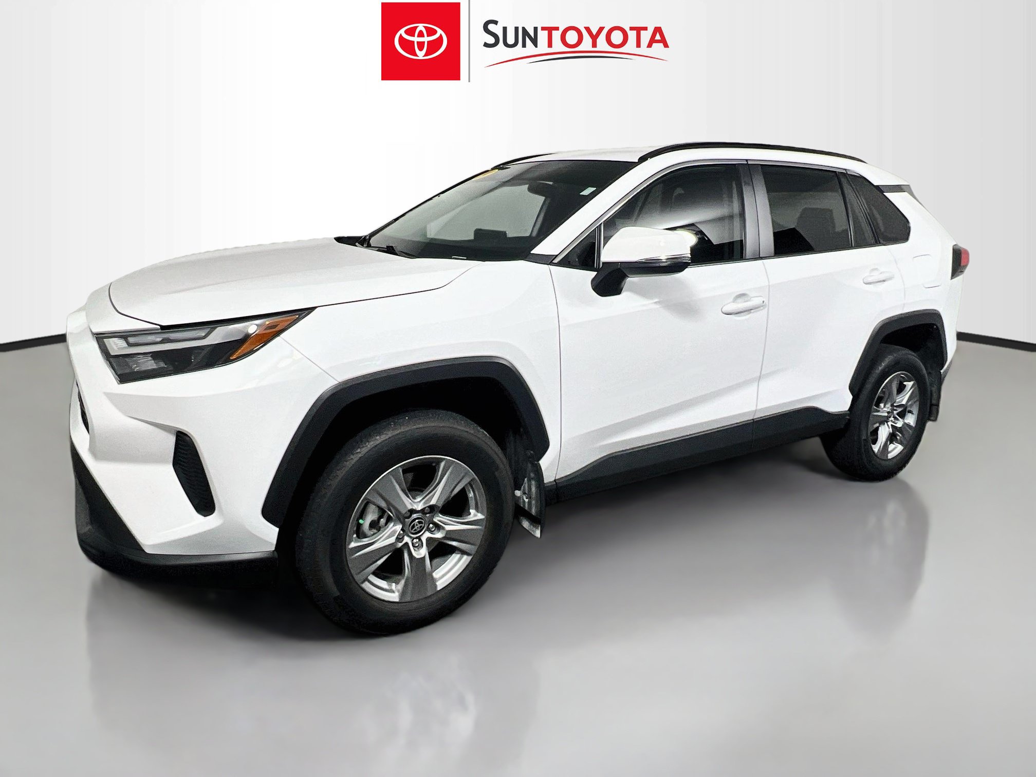 Used 2024 Toyota RAV4 XLE FWD image 9