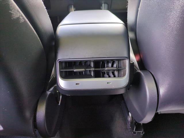 Used 2021 Tesla Model Y Long Range image 18
