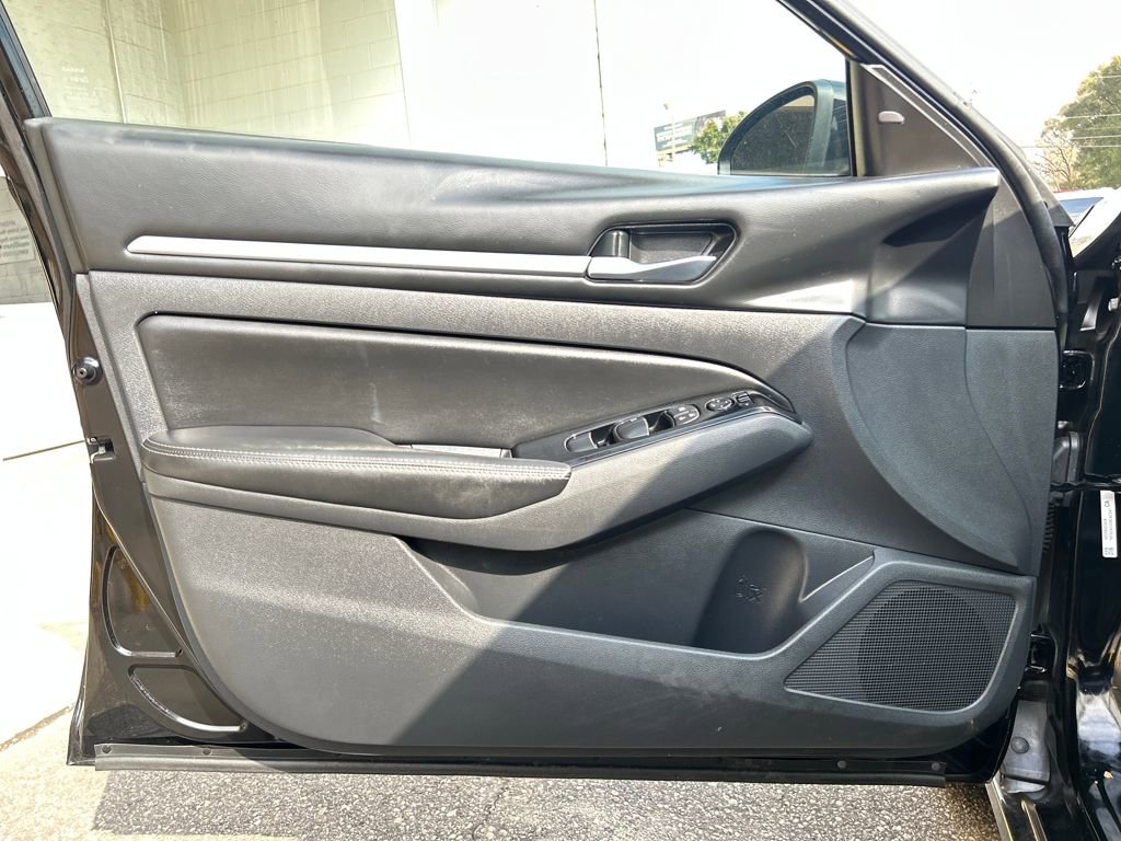 Used 2023 Nissan Altima 2.5 SV image 8