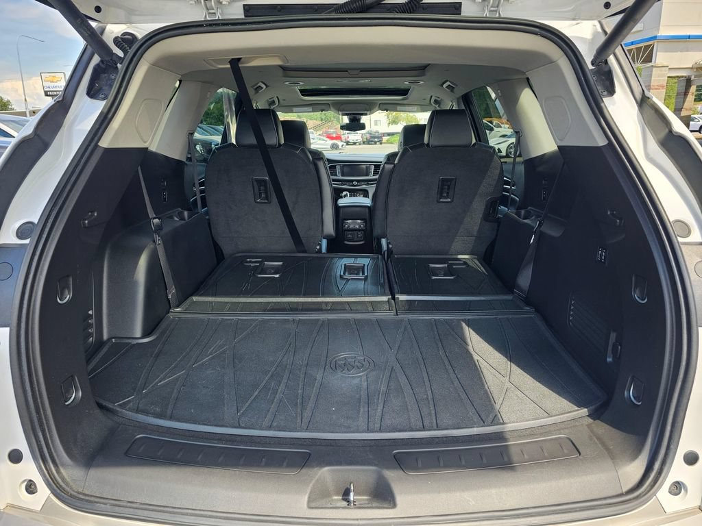 Used 2019 Buick Enclave Avenir w/ Avenir Technology Package AWD/4WD image 15