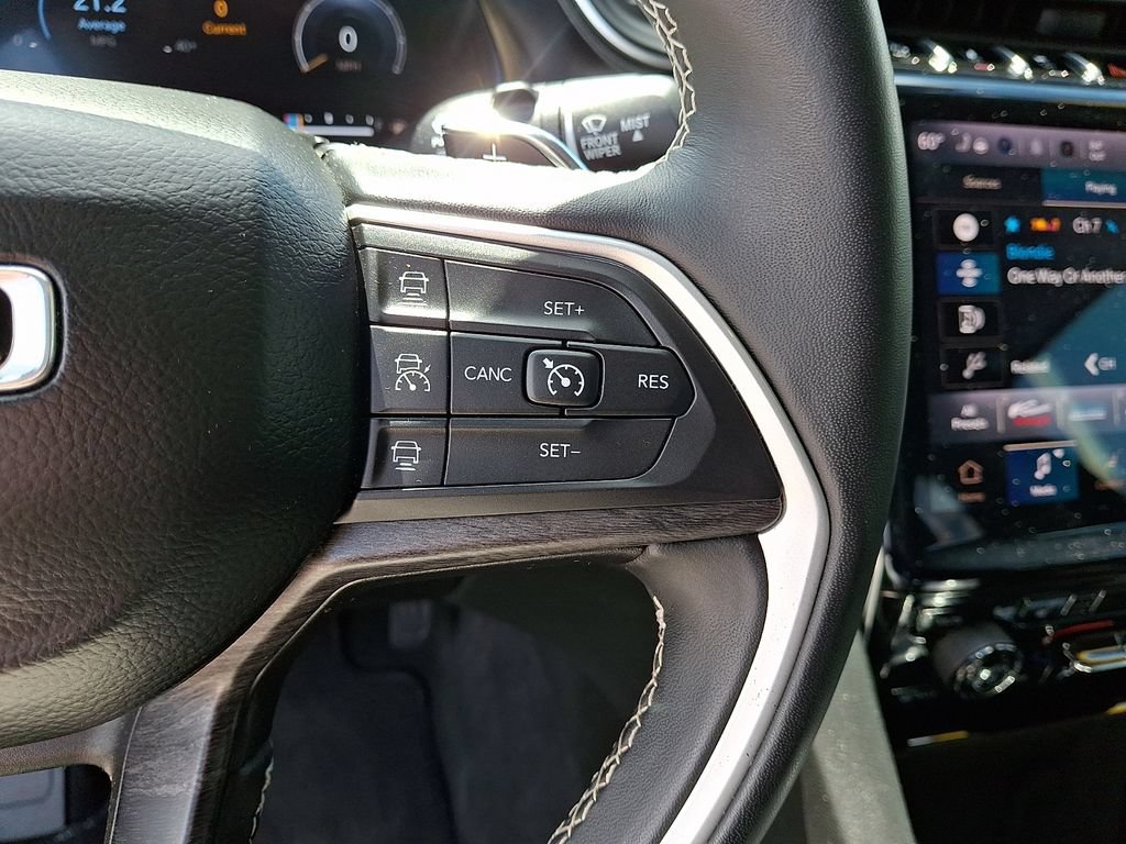 Used 2021 Jeep Grand Cherokee L Limited AWD/4WD image 23