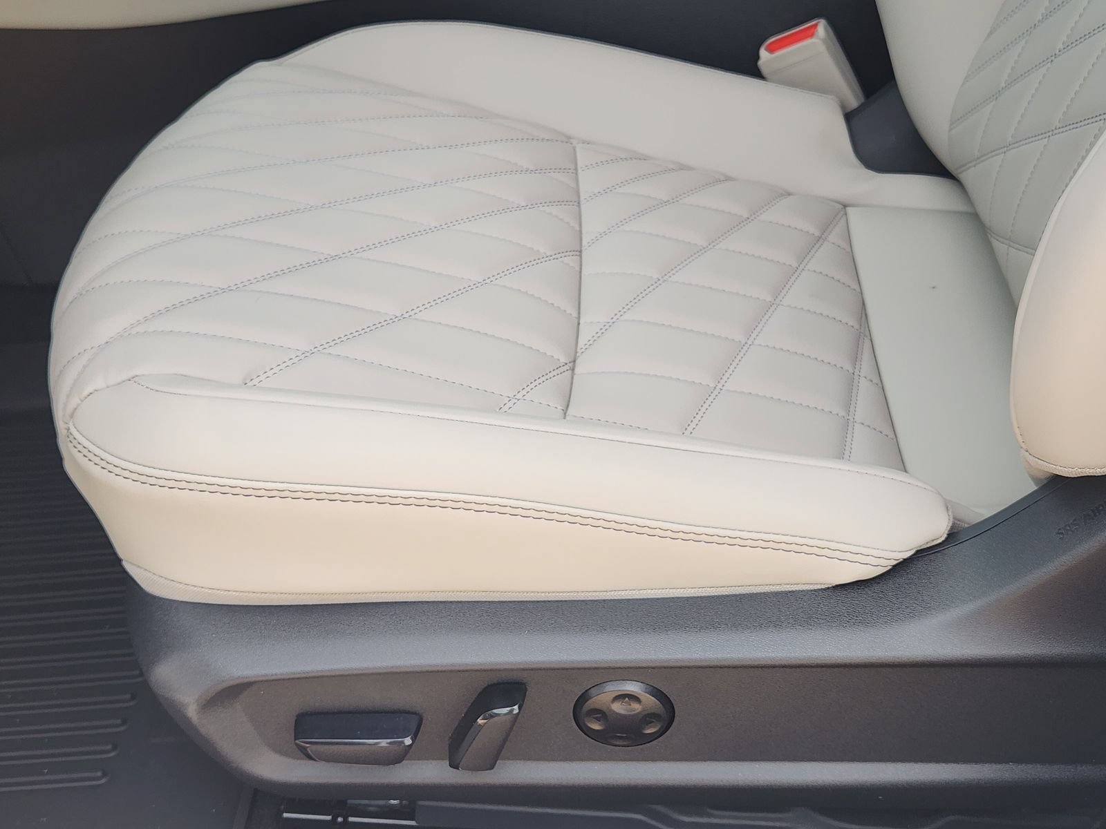 New 2026 Nissan Sentra SL w/ Floor Mat Package FWD image 23