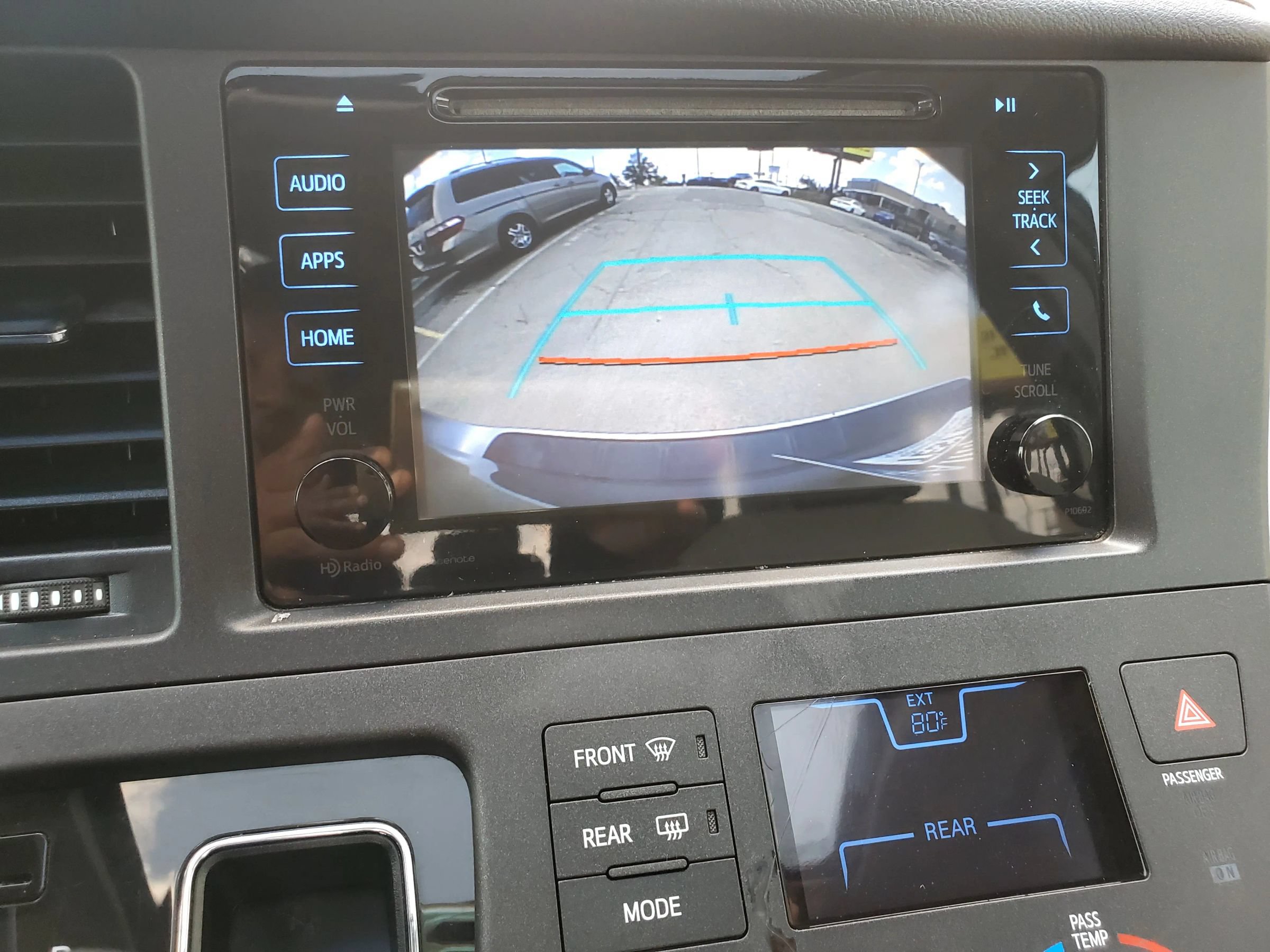Used 2015 Toyota Sienna XLE FWD image 56