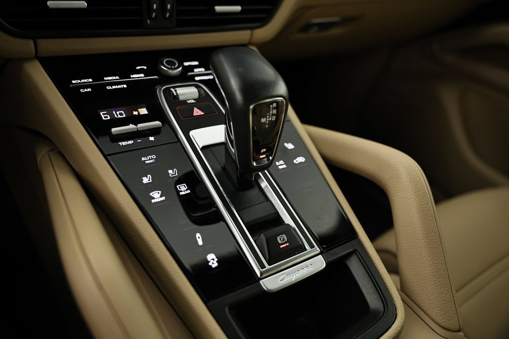 Certified 2023 Porsche Cayenne Coupe AWD/4WD image 38