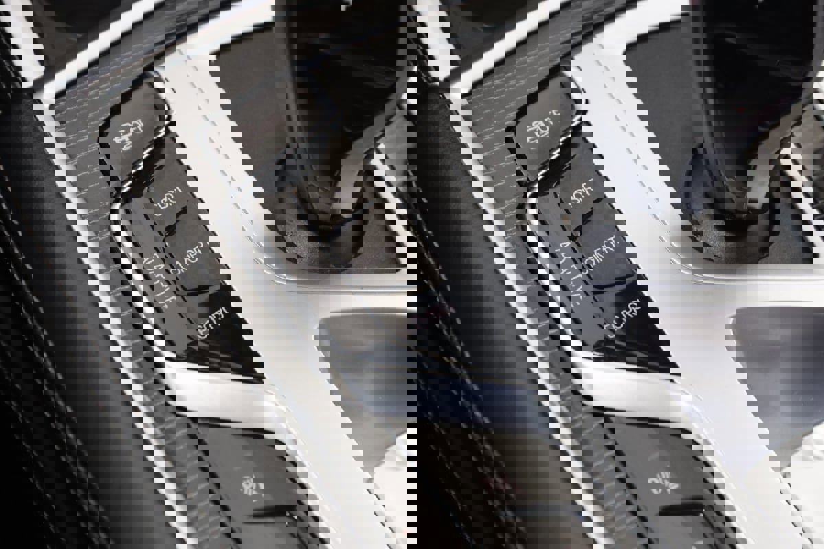 Used 2022 BMW 750i xDrive w/ M Sport Package image 35