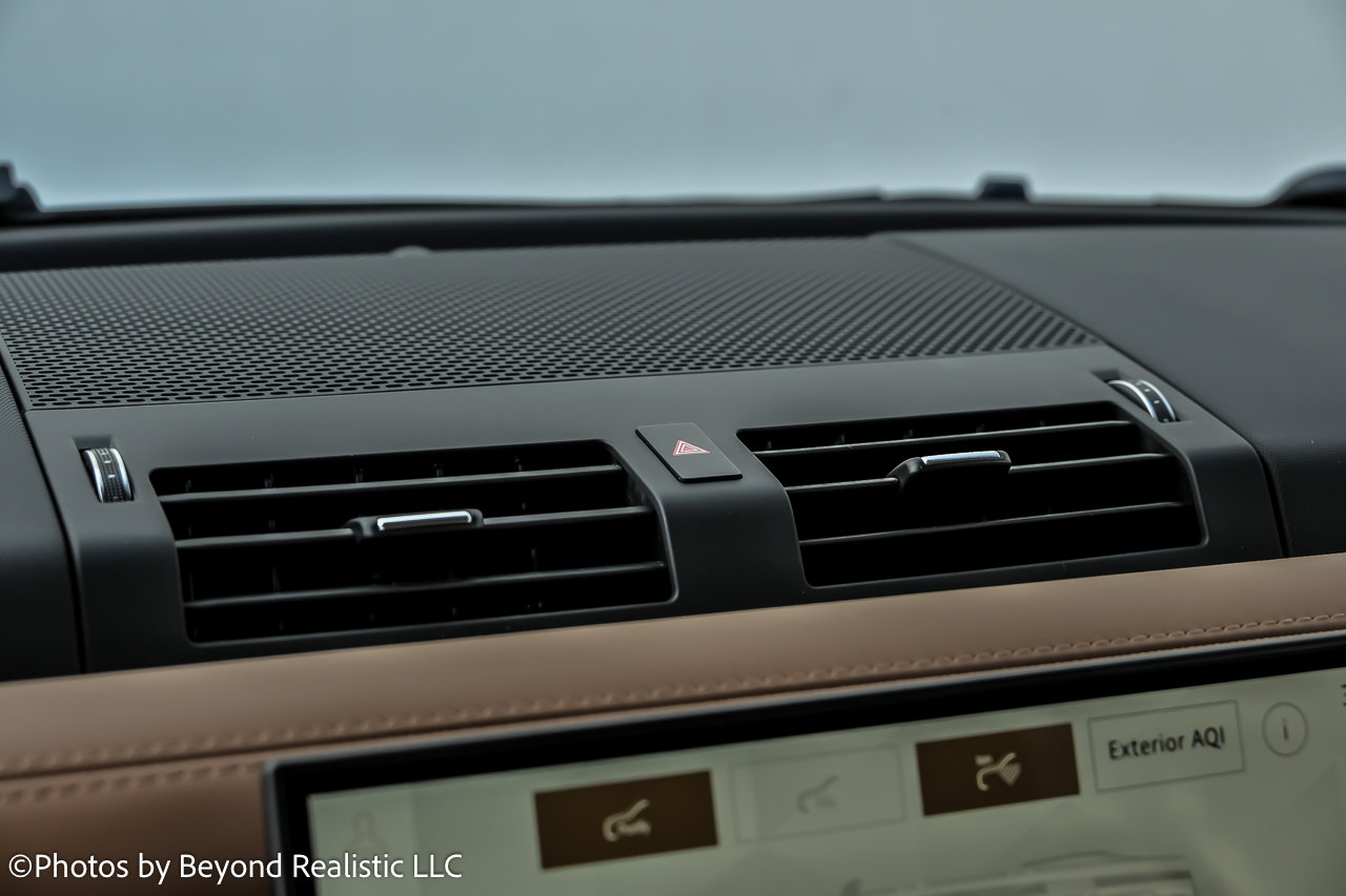 Used 2023 Land Rover Defender 130 SE image 39