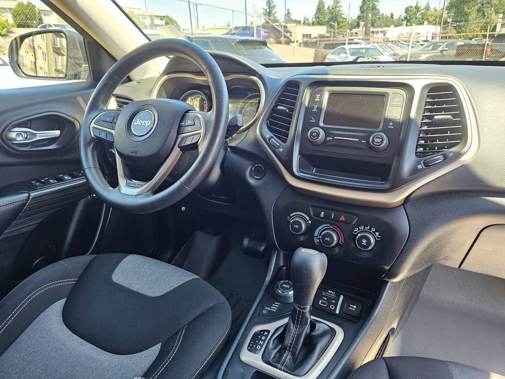 Used 2016 Jeep Cherokee Sport AWD/4WD image 12
