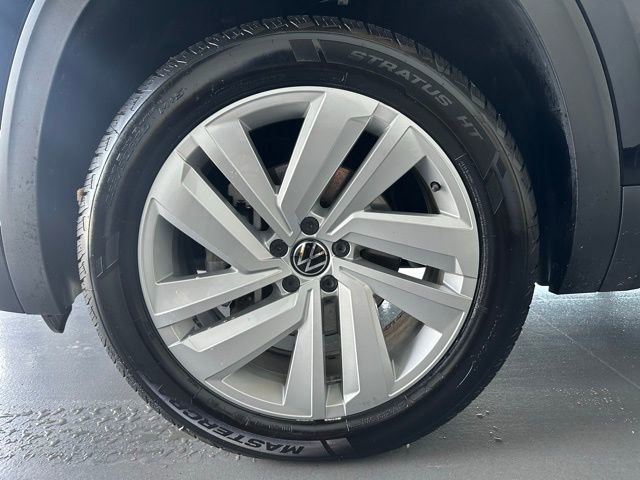Certified 2022 Volkswagen Atlas Cross Sport SE image 24