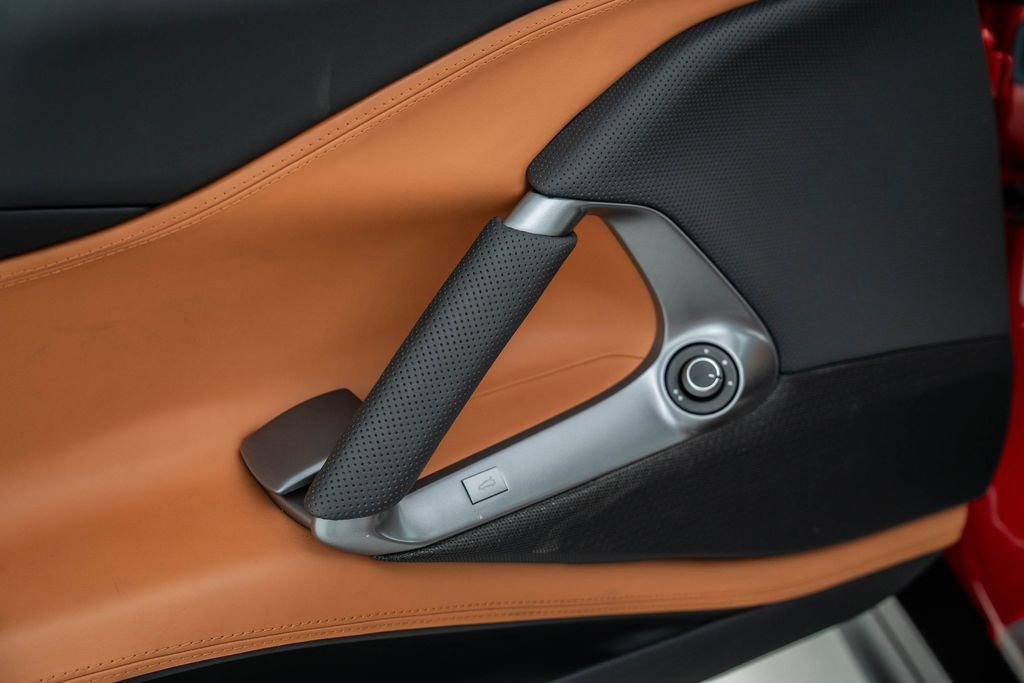 Used 2019 Ferrari 812 Superfast image 13