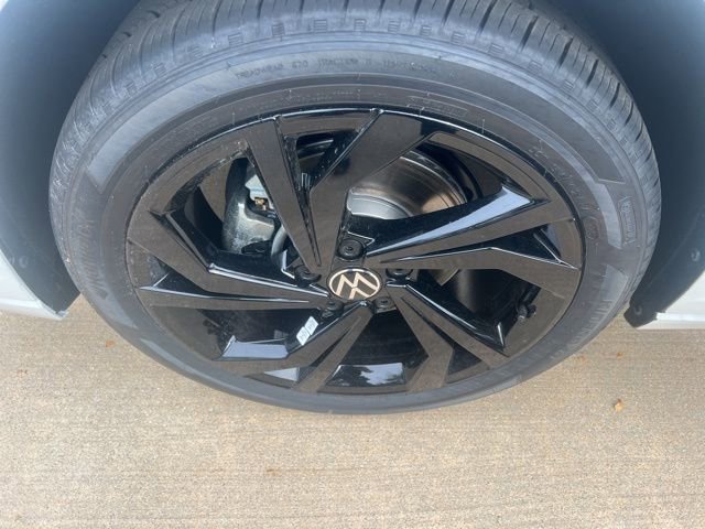 New 2025 Volkswagen Jetta SE image 14