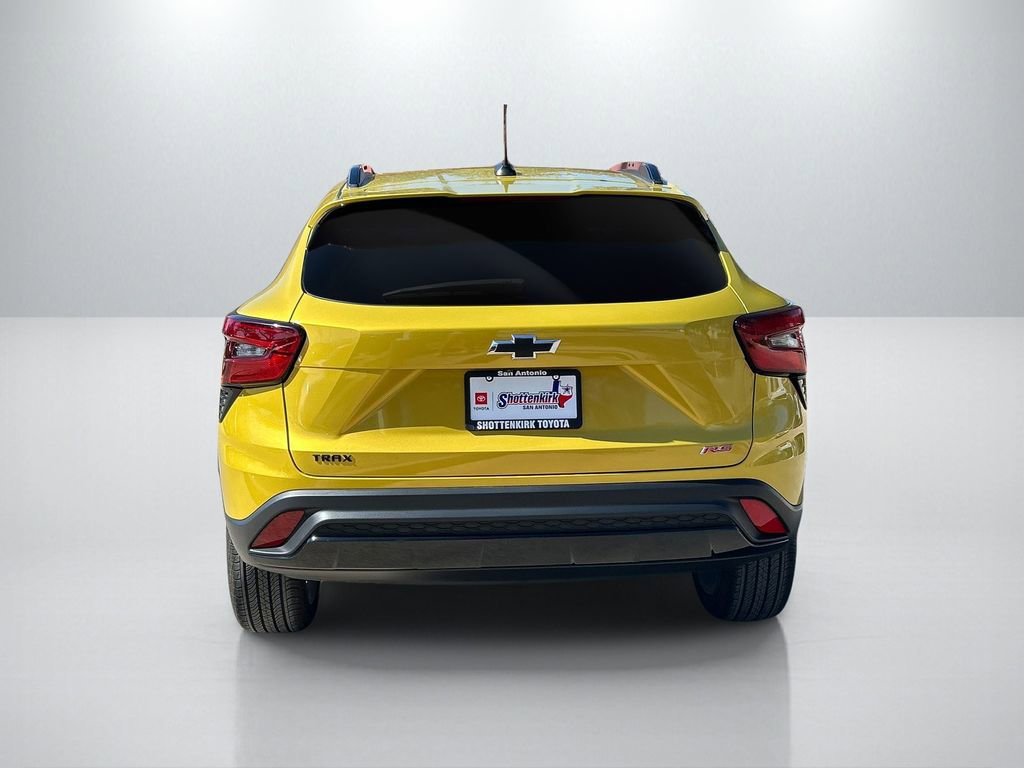 Used 2024 Chevrolet Trax RS FWD image 6