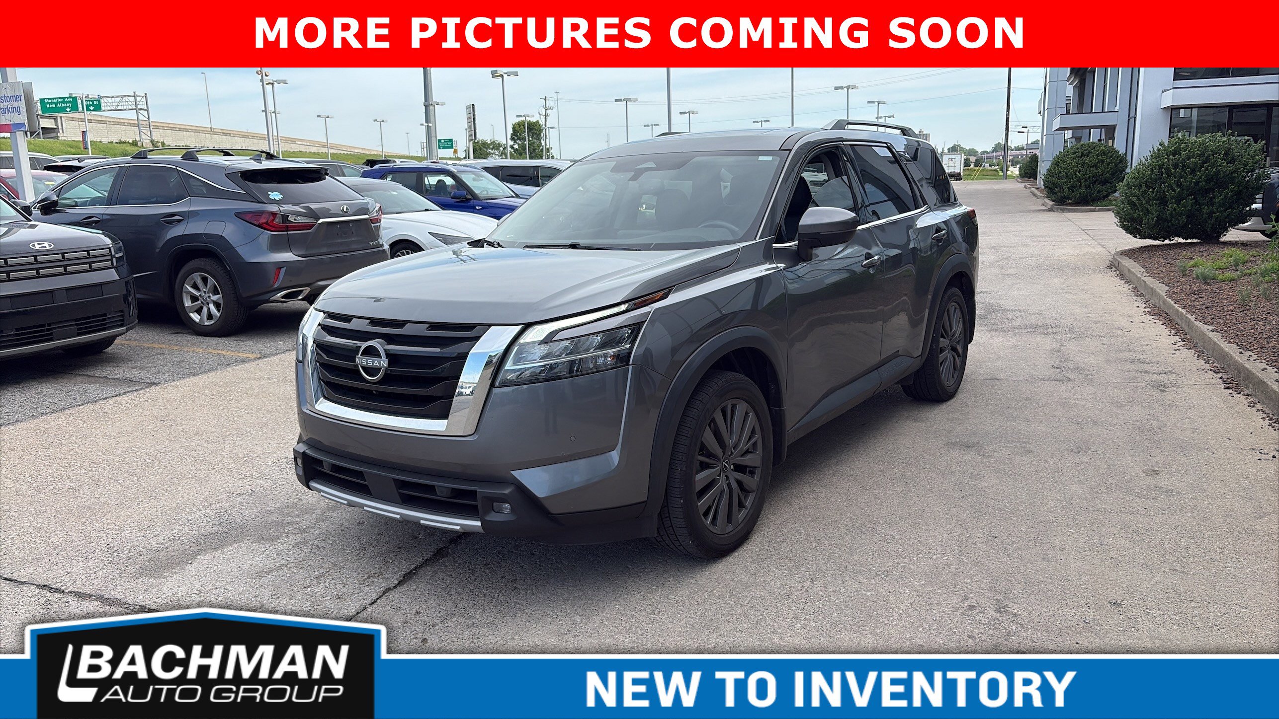 Used 2022 Nissan Pathfinder SL w/ SL Premium Package AWD/4WD image 3