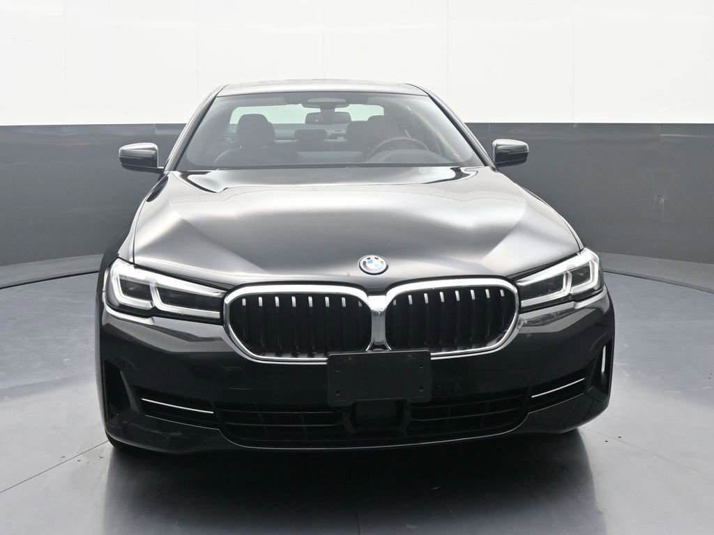 Used 2023 BMW 530e xDrive w/ Executive Package image 2