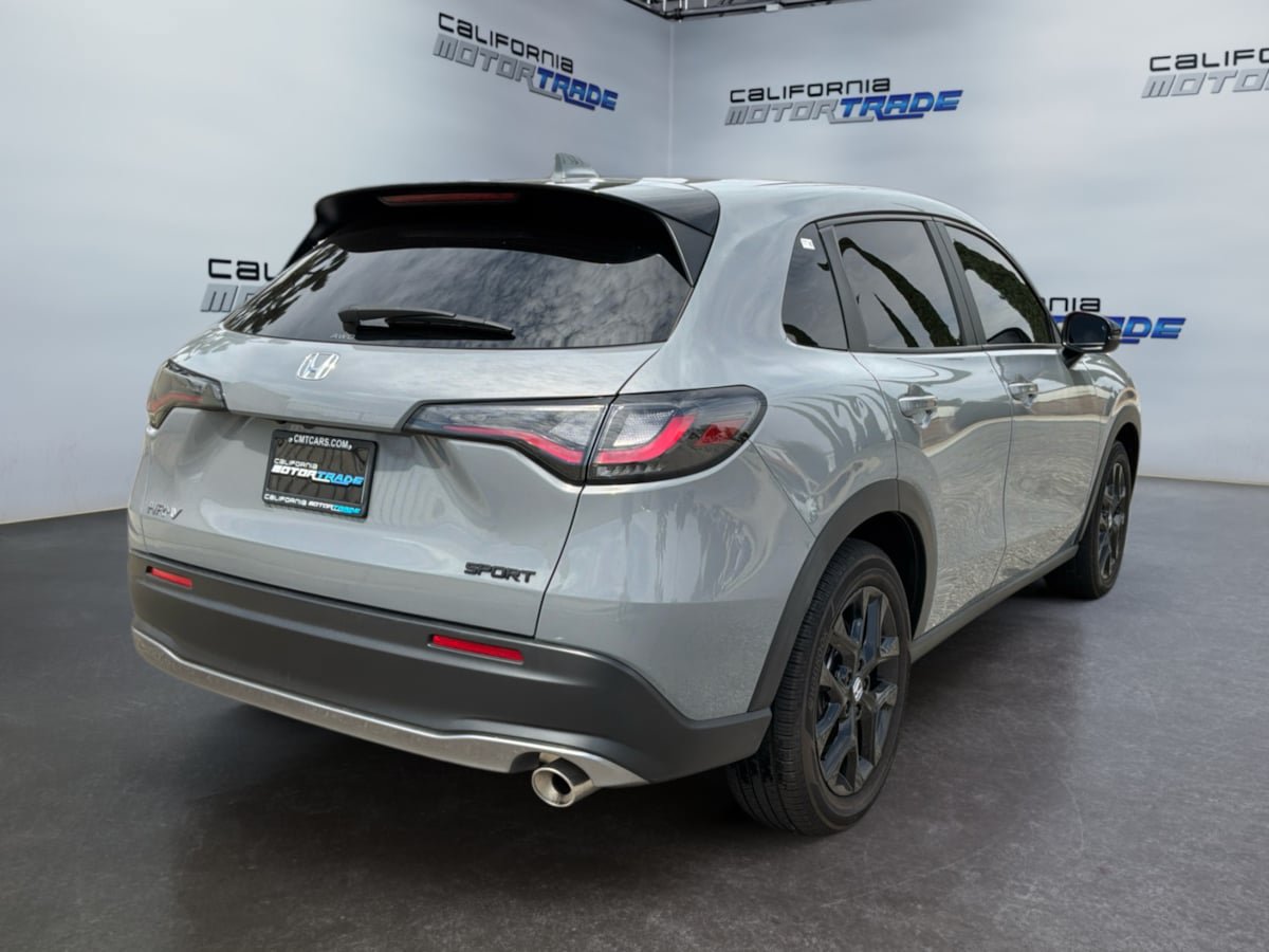 Used 2025 Honda HR-V Sport image 5