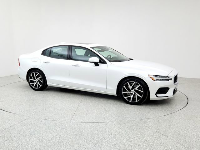 Used 2019 Volvo S60 T6 Momentum w/ Multimedia Package image 3