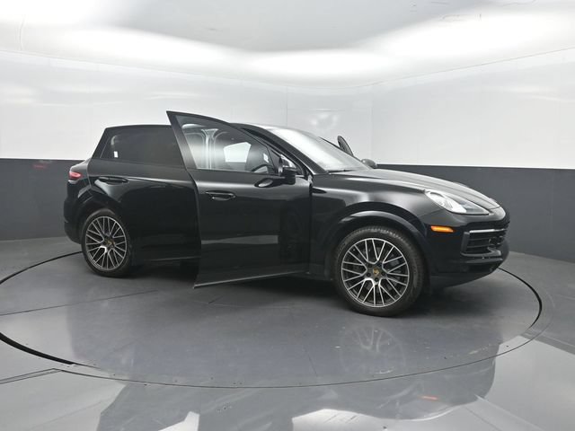 Used 2023 Porsche Cayenne Coupe w/ Premium Package AWD/4WD image 37