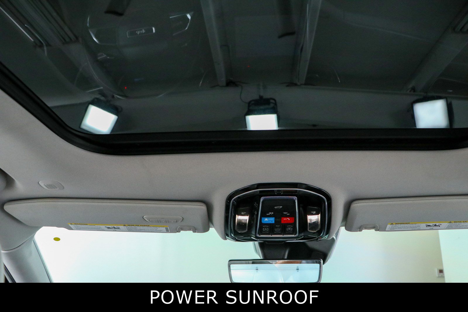 Used 2022 Jeep Grand Cherokee Overland w/ Adv Protech Group III AWD/4WD image 21