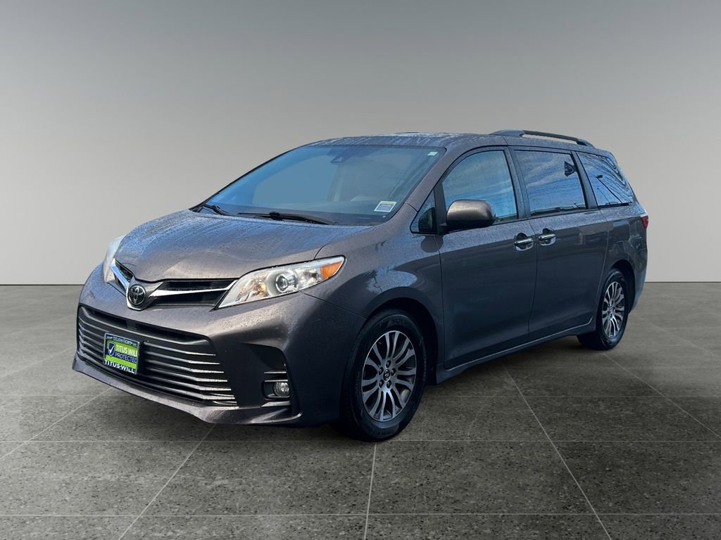 Used 2019 Toyota Sienna XLE FWD image 3