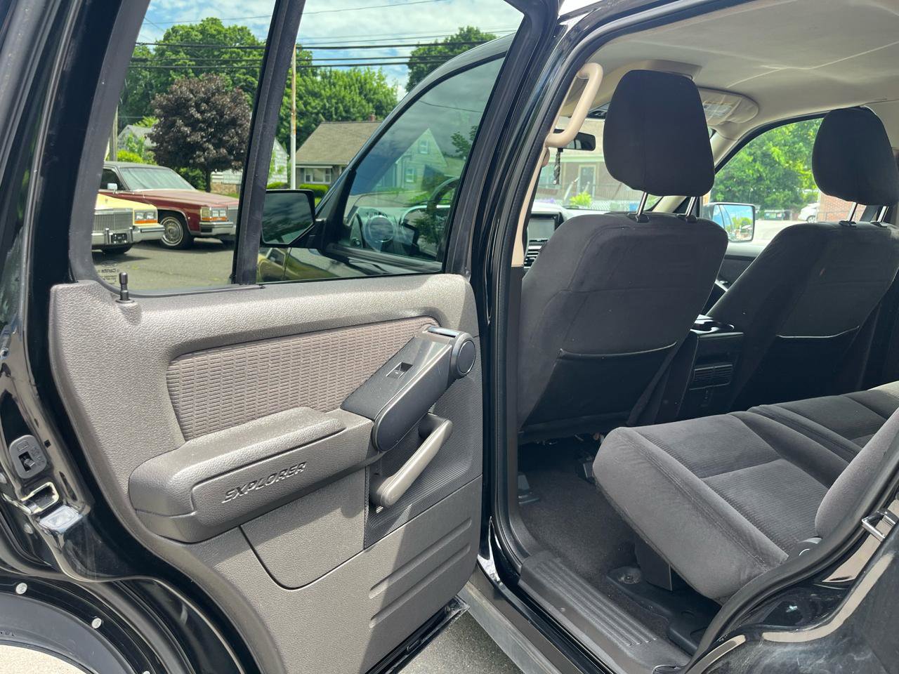 Used 2010 Ford Explorer XLT RWD image 18