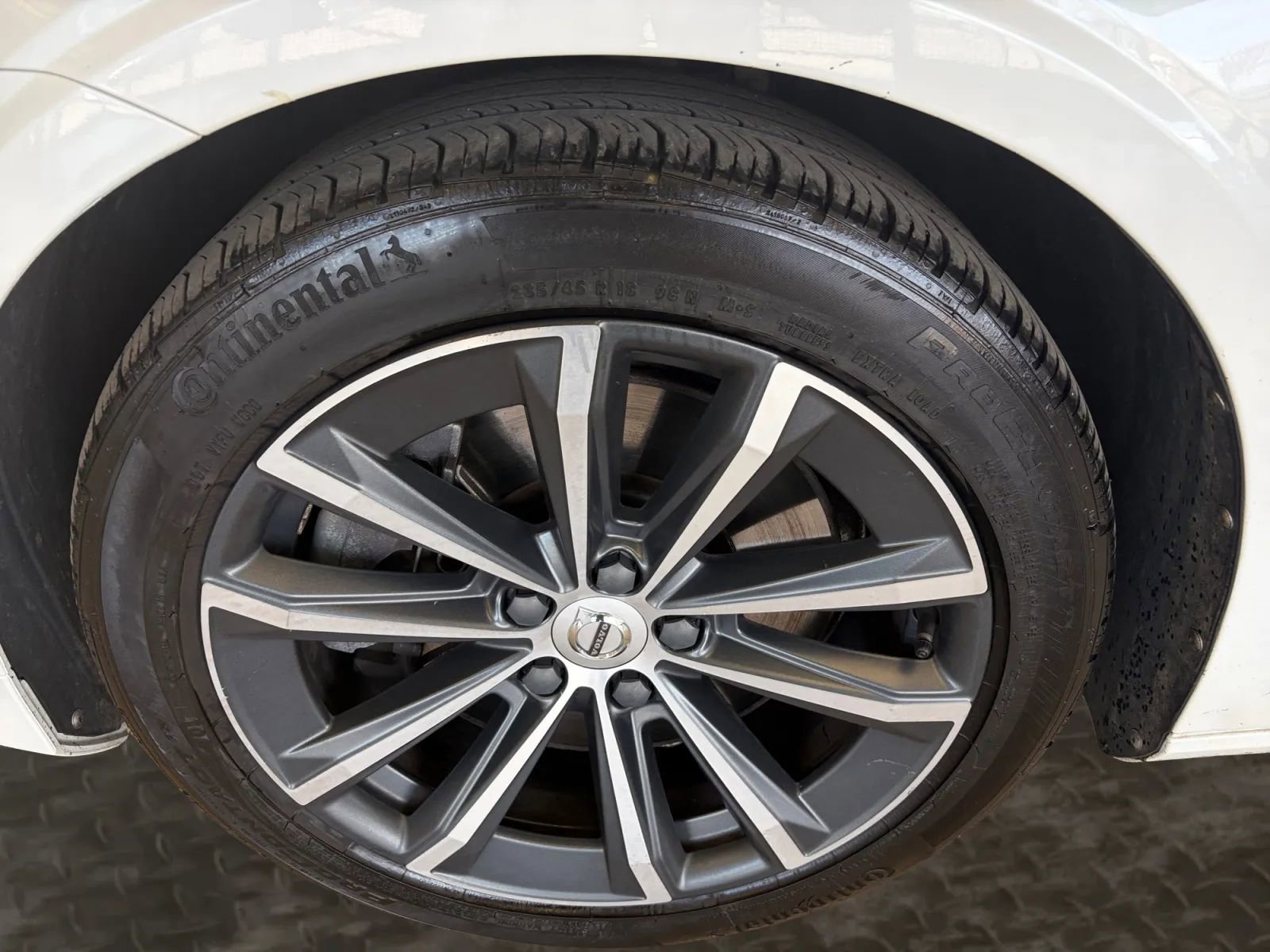 Used 2021 Volvo S60 T6 Momentum image 34