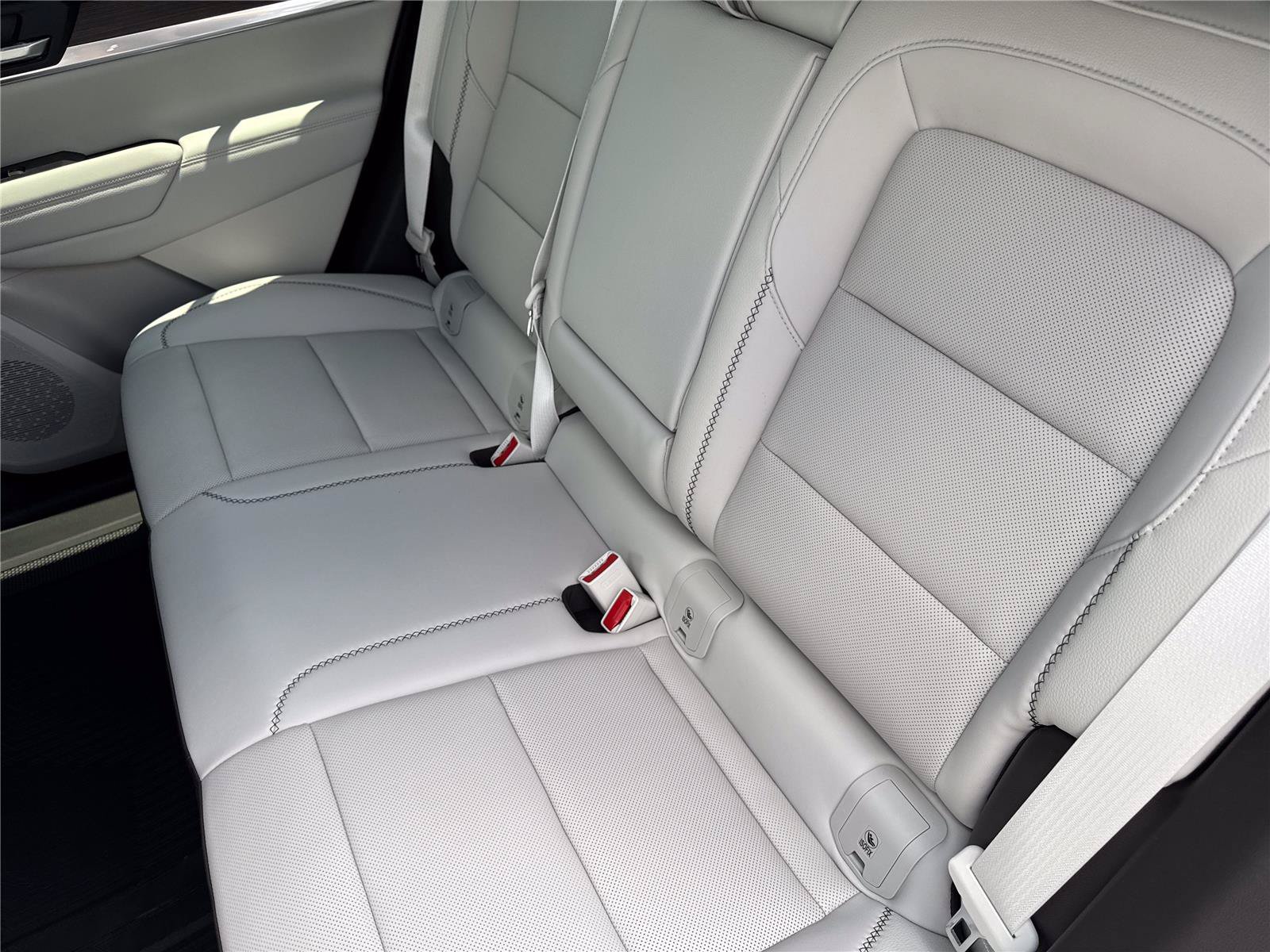 New 2026 GMC Terrain Denali w/ LPO, Floor Liner Package AWD/4WD image 33
