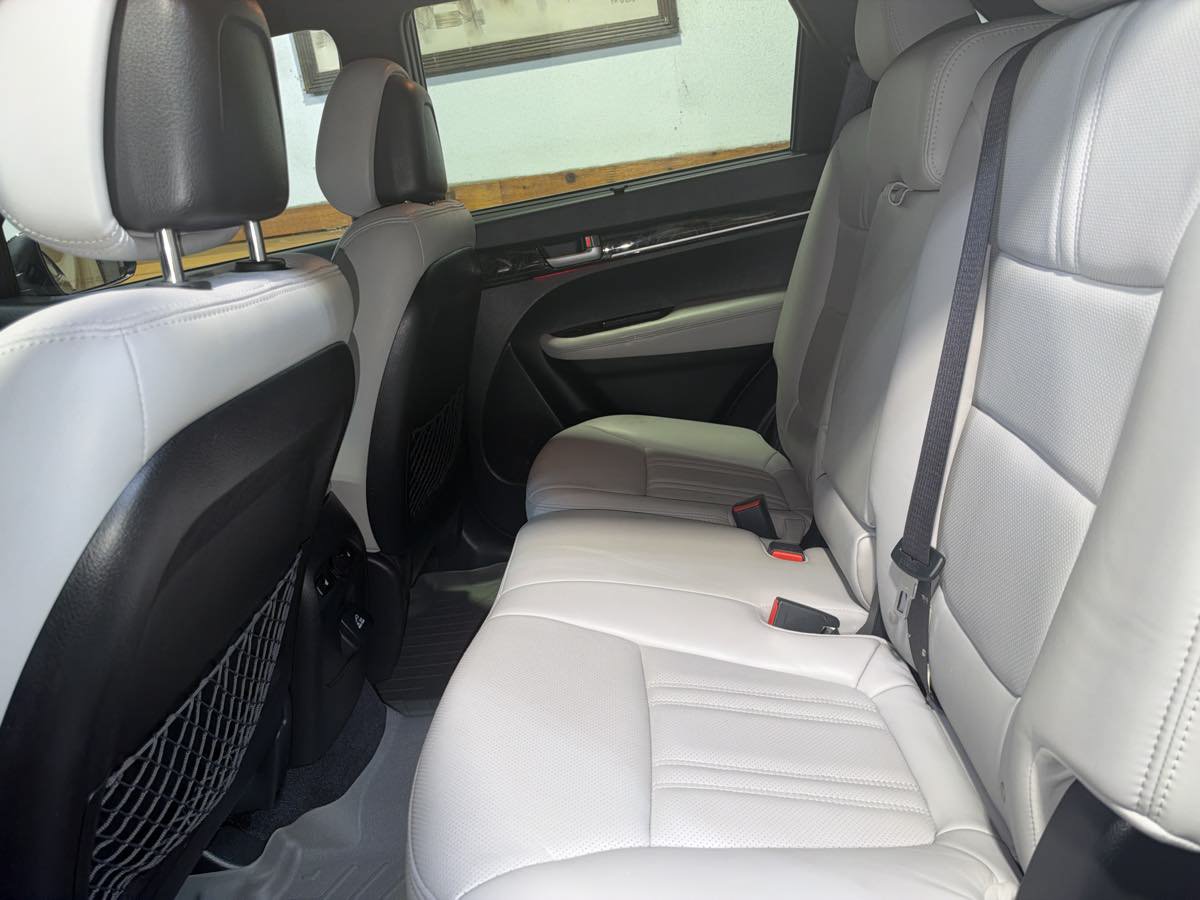 Used 2015 Kia Sorento SX FWD image 20