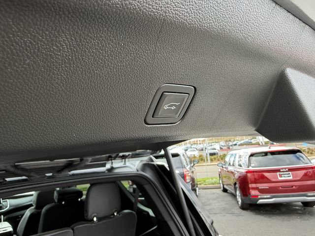 Used 2024 Chevrolet Tahoe Z71 w/ Luxury Package image 30