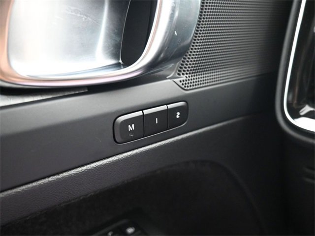 Used 2024 Volvo XC40 B5 Plus w/ Climate Package image 29